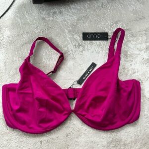 NWT cuup bikini plunge top